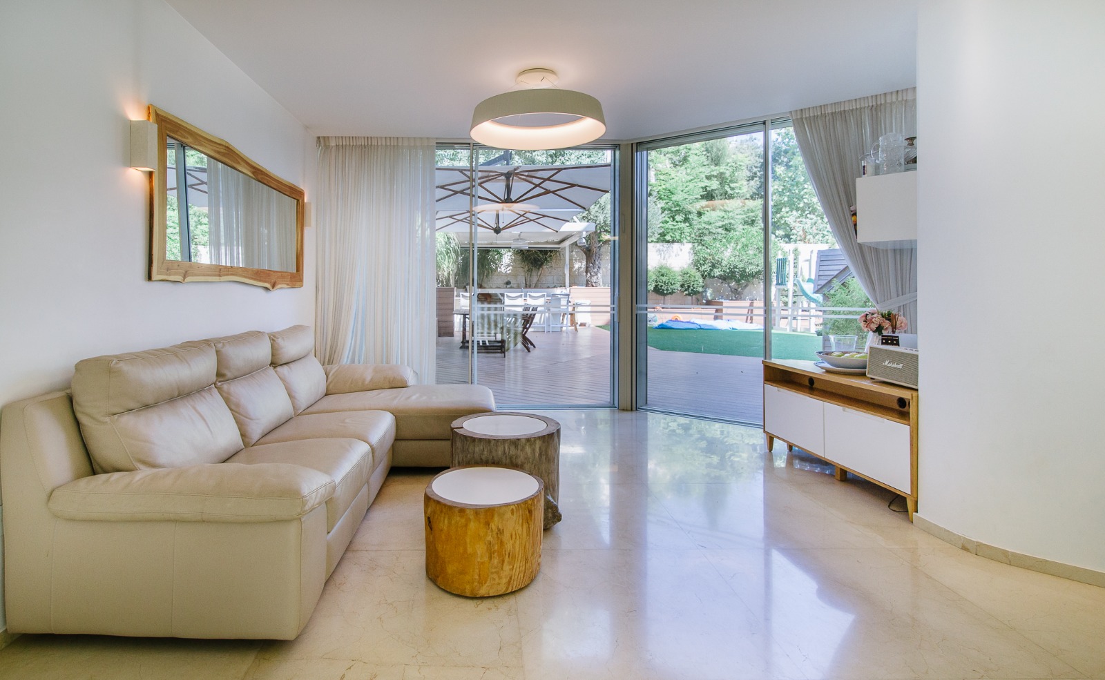 Arnona Hatze'ira Property For Sale - Living Room